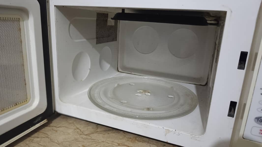 Dawlance microwave 1