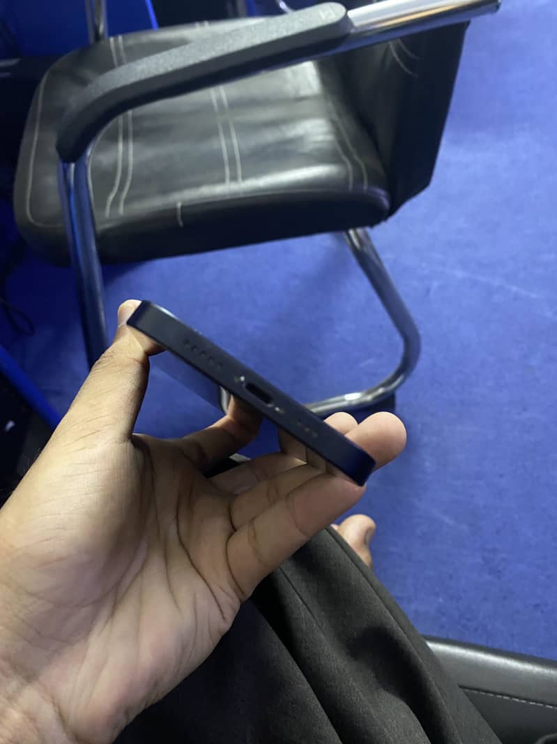 Apple iPhone 12 2