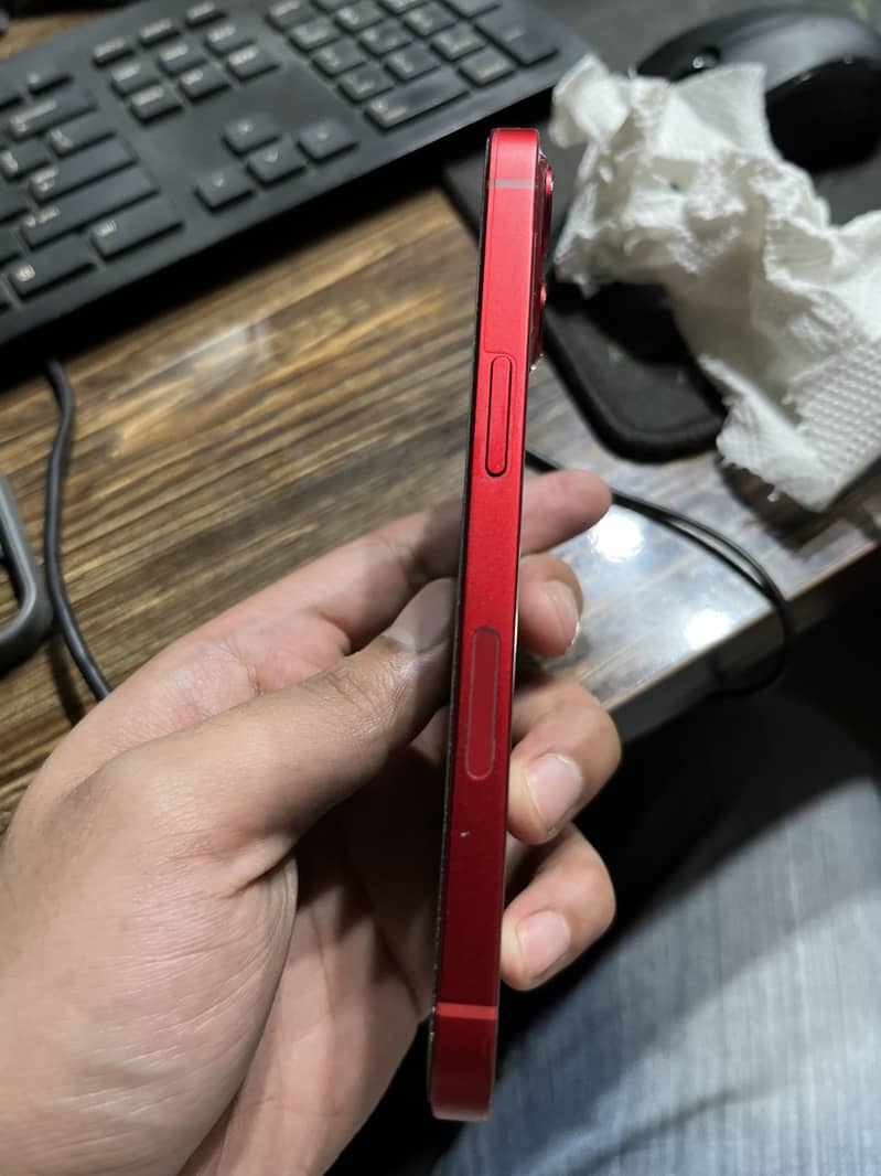 Apple iPhone 13 2