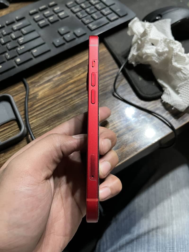 Apple iPhone 13 4