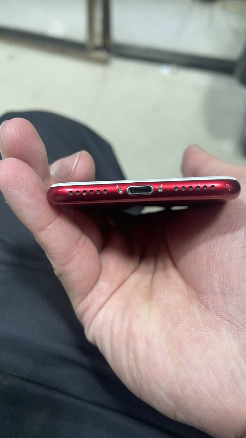 Apple iPhone 7 3