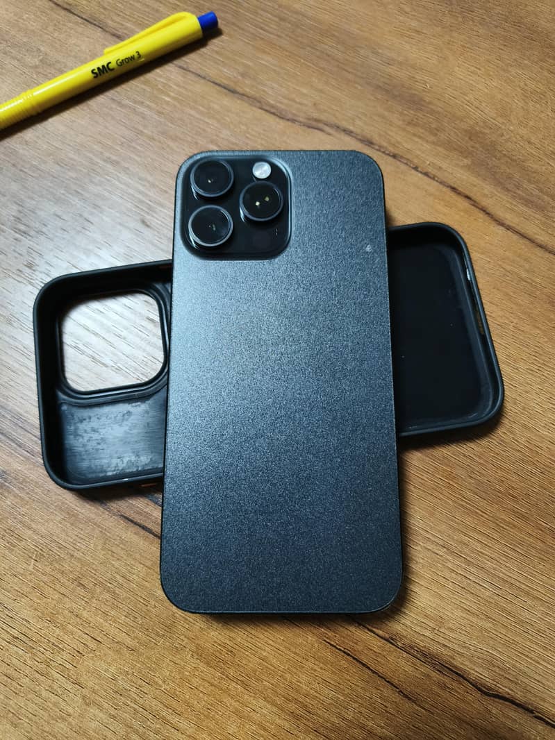 Apple iPhone 16 Pro Max 0
