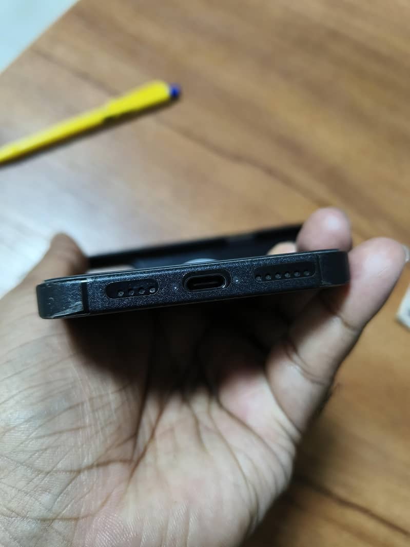 Apple iPhone 16 Pro Max 3