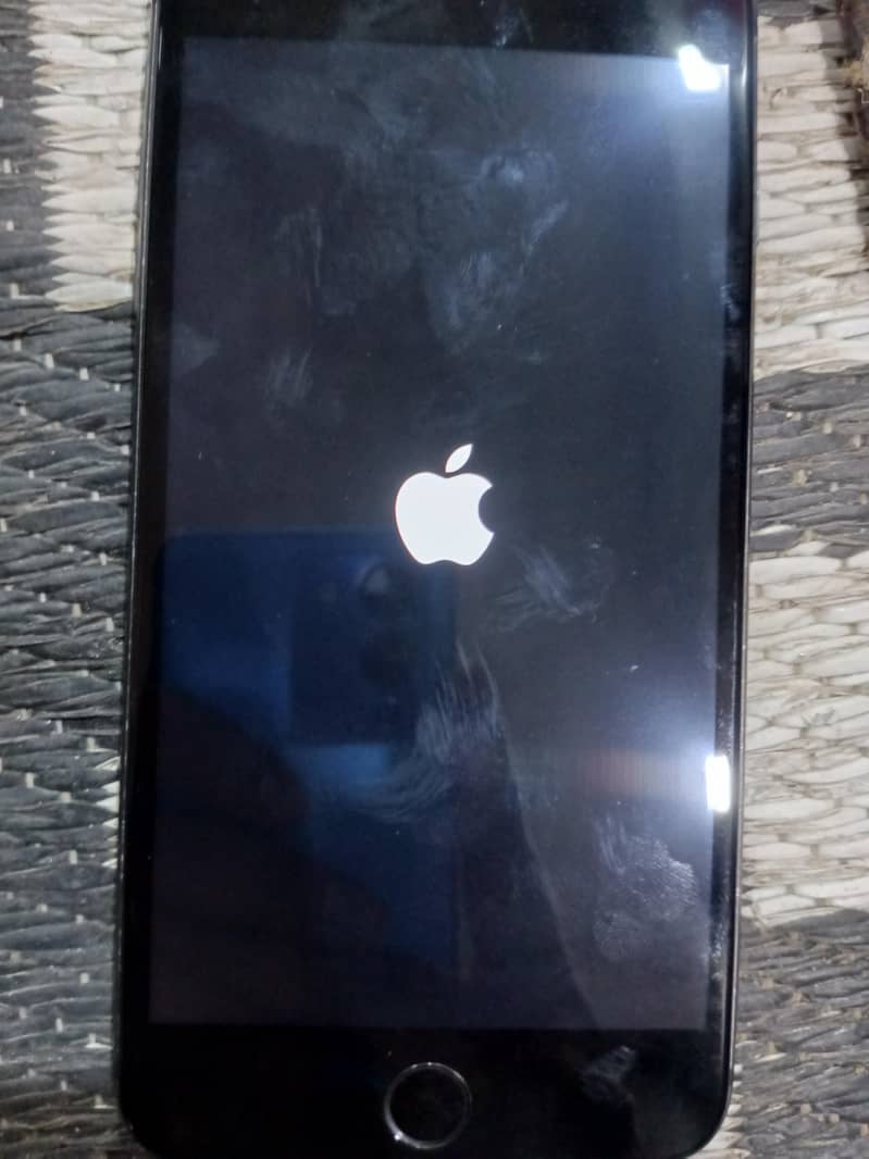Apple iPhone 8 Plus 2