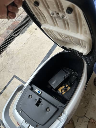 C1 air scooty evee