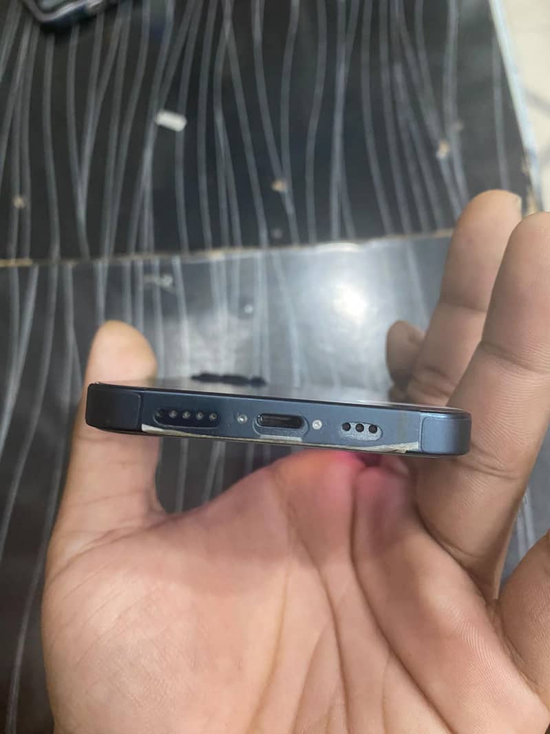 Apple iPhone 13 1