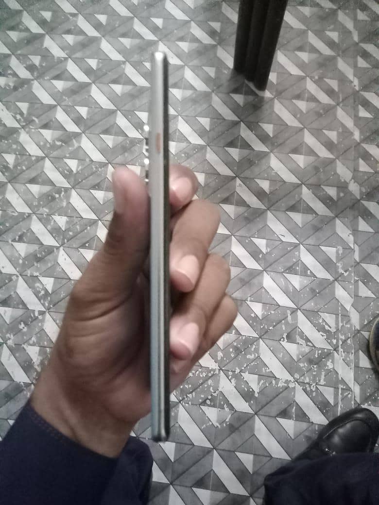 Tecno CAMON 40 Pro 4