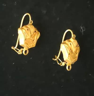 gold earrings