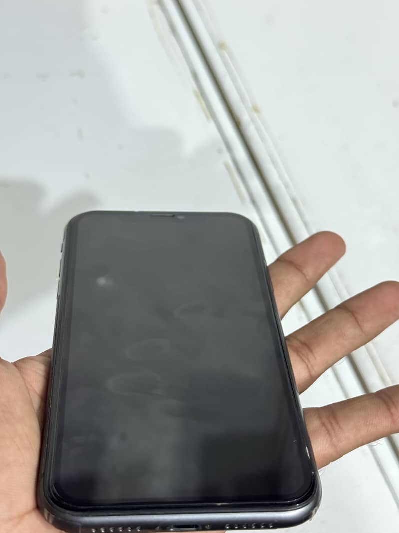 Apple iPhone 11 0