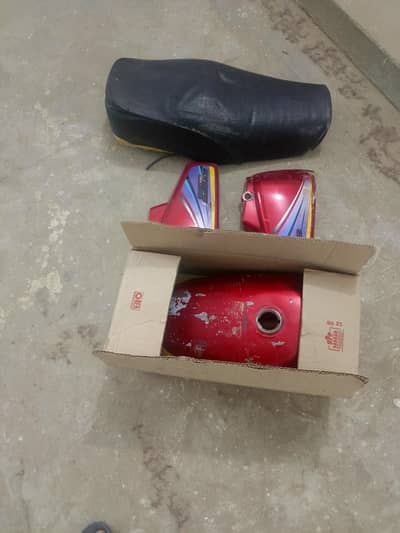 Honda 125 Tanki tapy set original