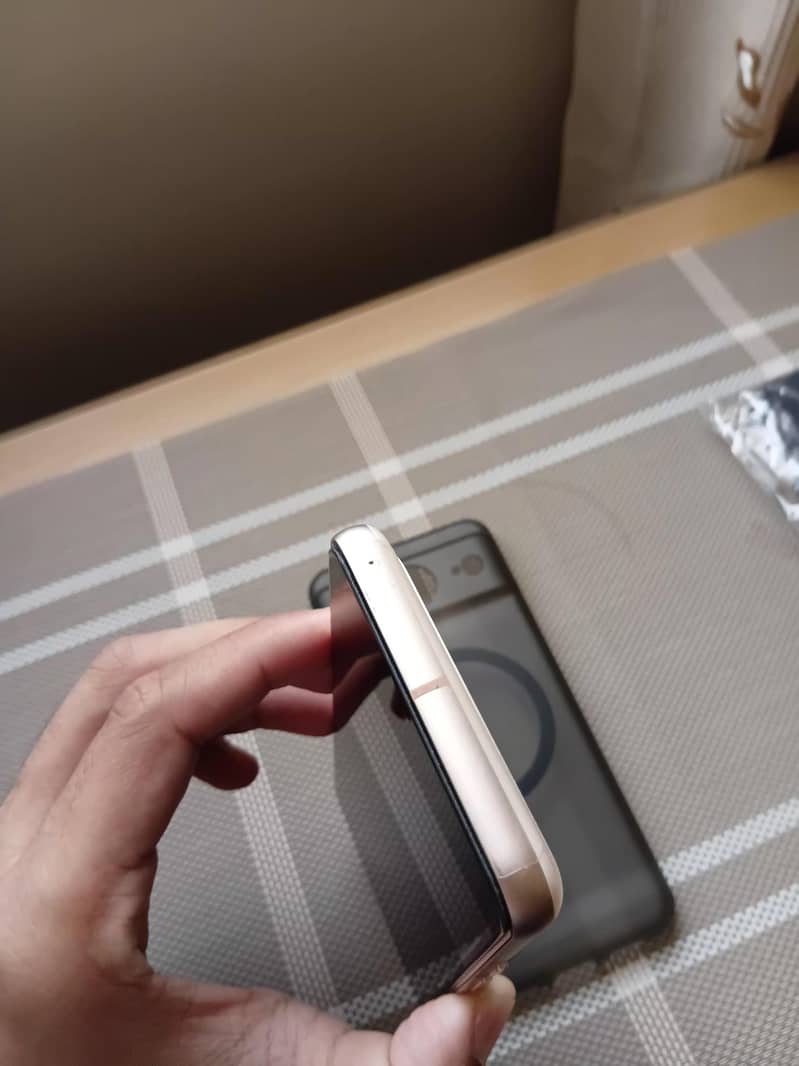 Google Pixel 8 3