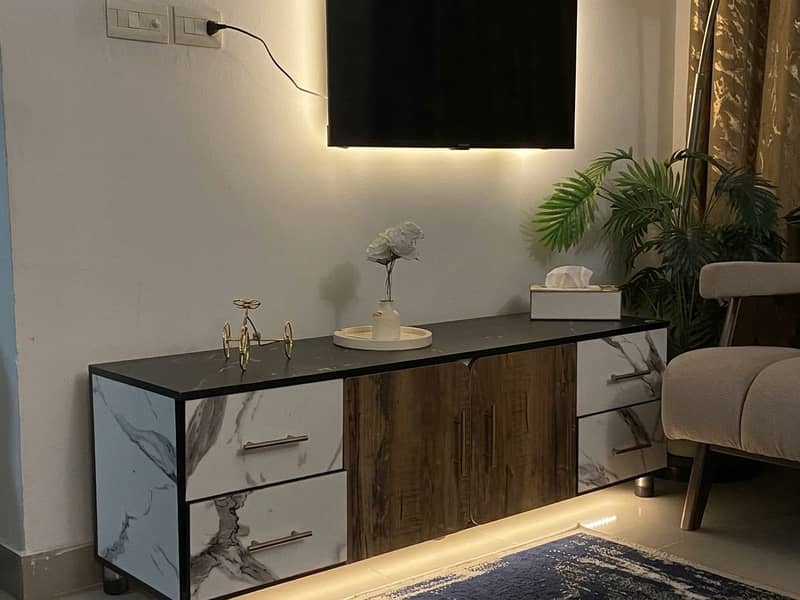 TV Console 0
