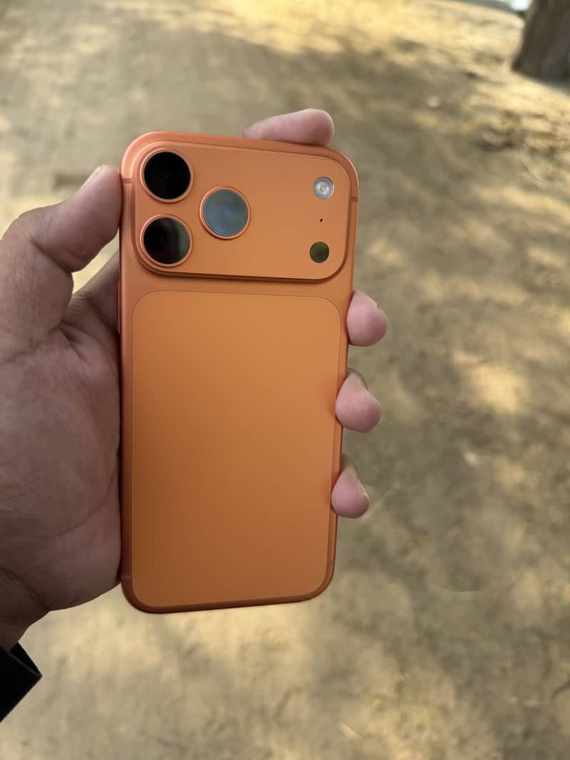 Apple iPhone 17 Pro Max 2
