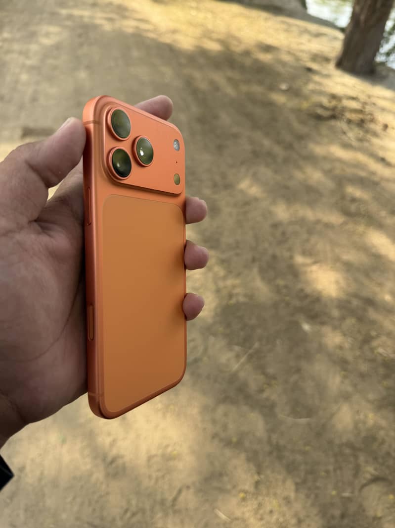 Apple iPhone 17 Pro Max 5