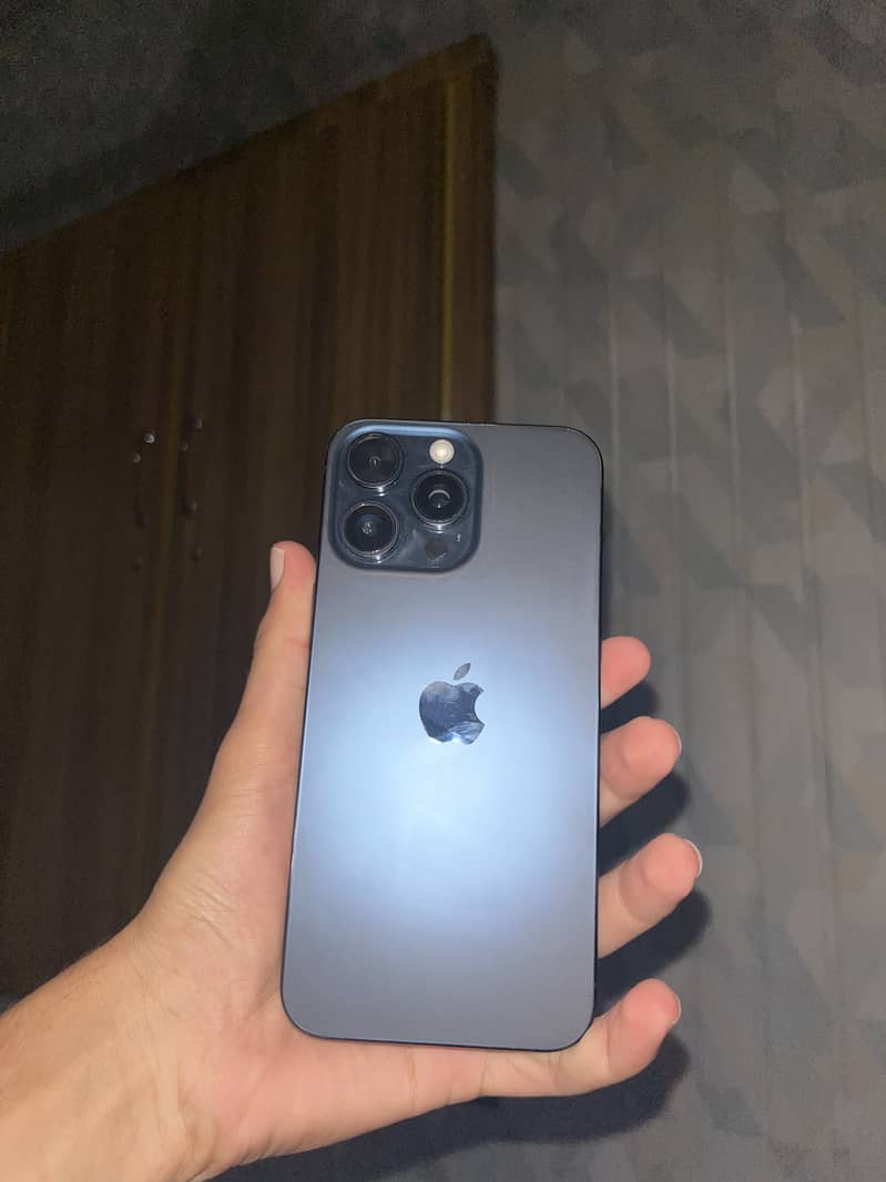 Apple iPhone 15 Pro Max 1