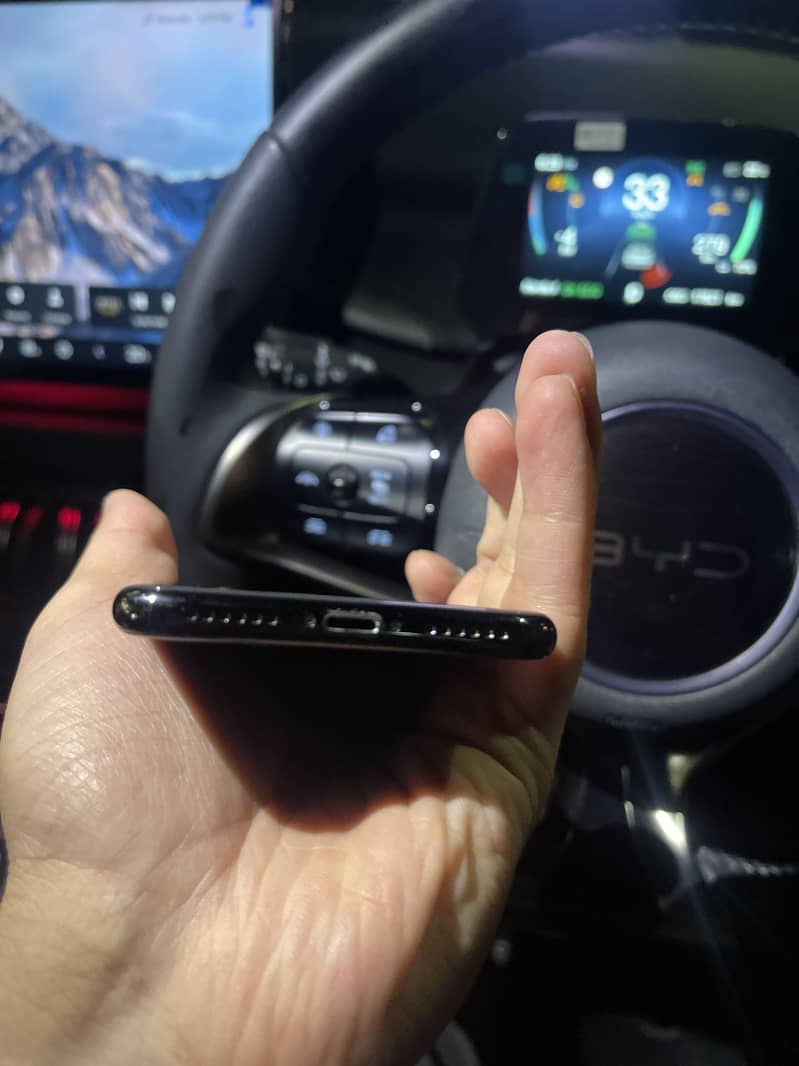 Apple iPhone X 3