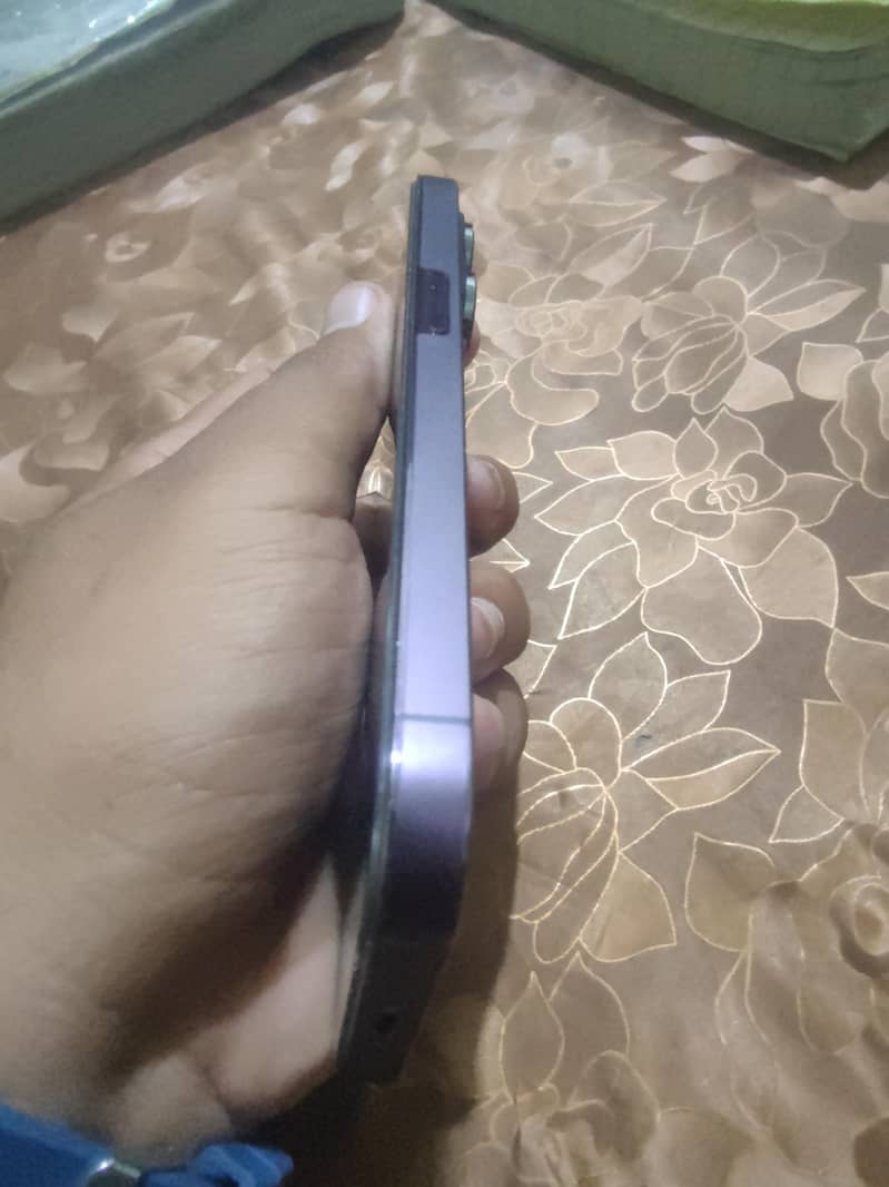 Apple iPhone 14 Pro 2