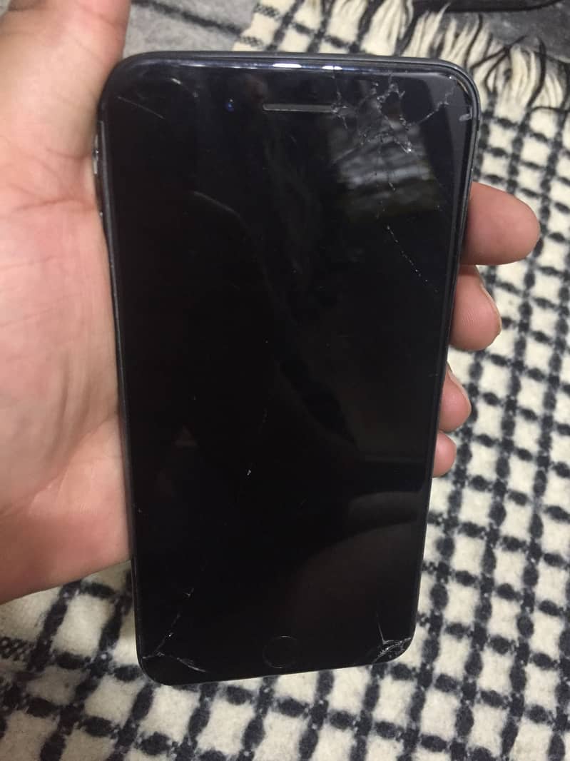 Apple iPhone 8 Plus 1