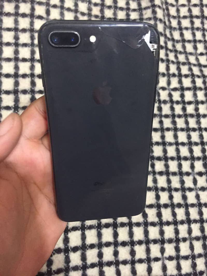 Apple iPhone 8 Plus 2