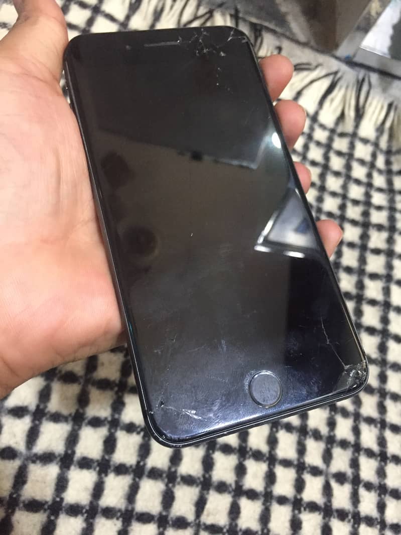 Apple iPhone 8 Plus 3