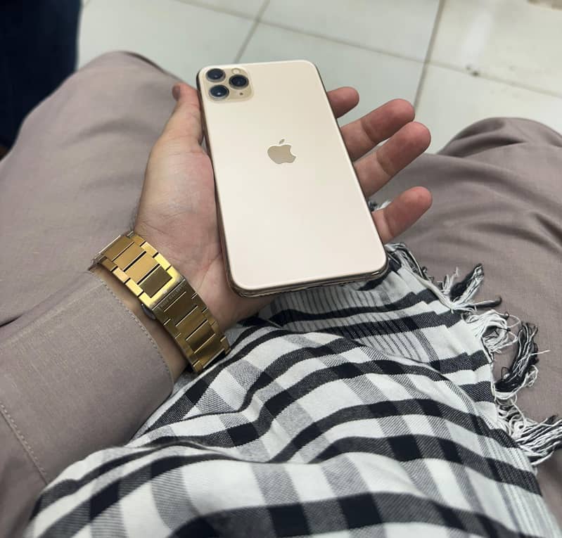 Apple iPhone 11 Pro Max 2