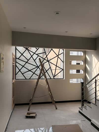 SOOMRA SOCIETY BRAND NEW 120 YARDDS GROUND FLOOR PORTION FOR RENT