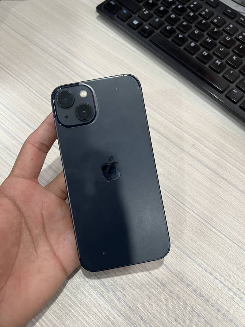 Apple iPhone 13 2