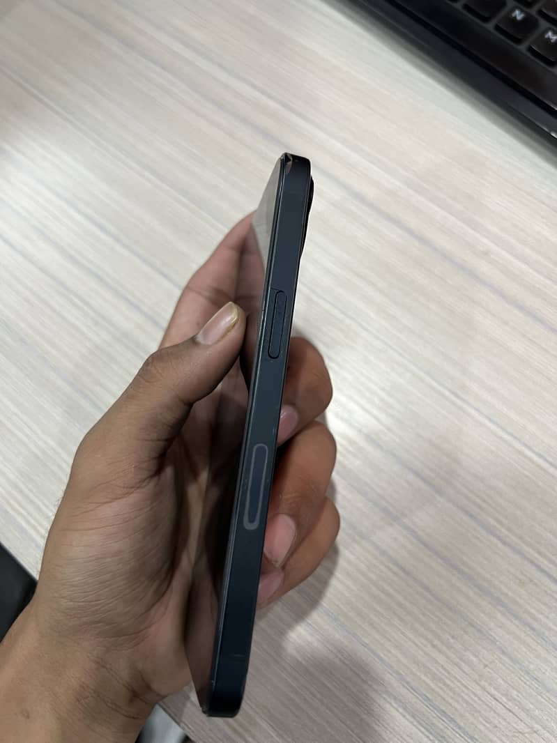 Apple iPhone 13 3