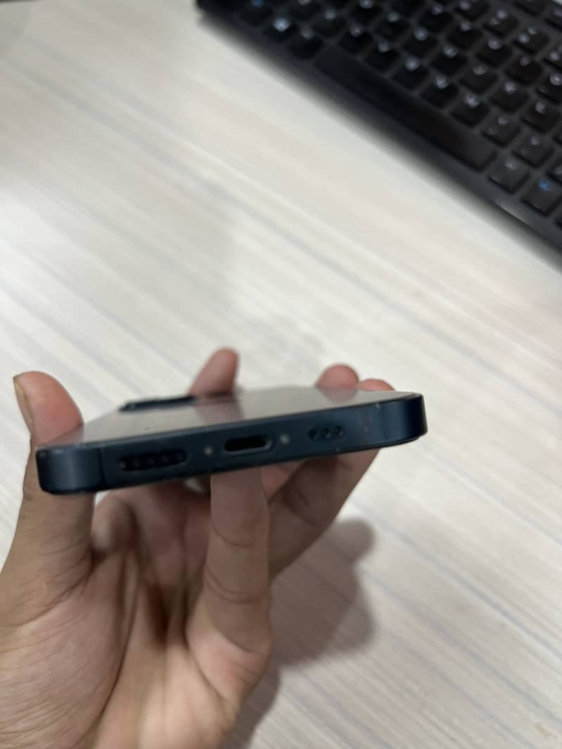Apple iPhone 13 5