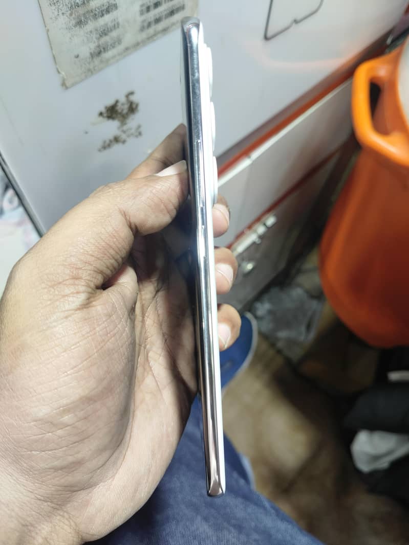 Tecno spark 40 pro plus 0