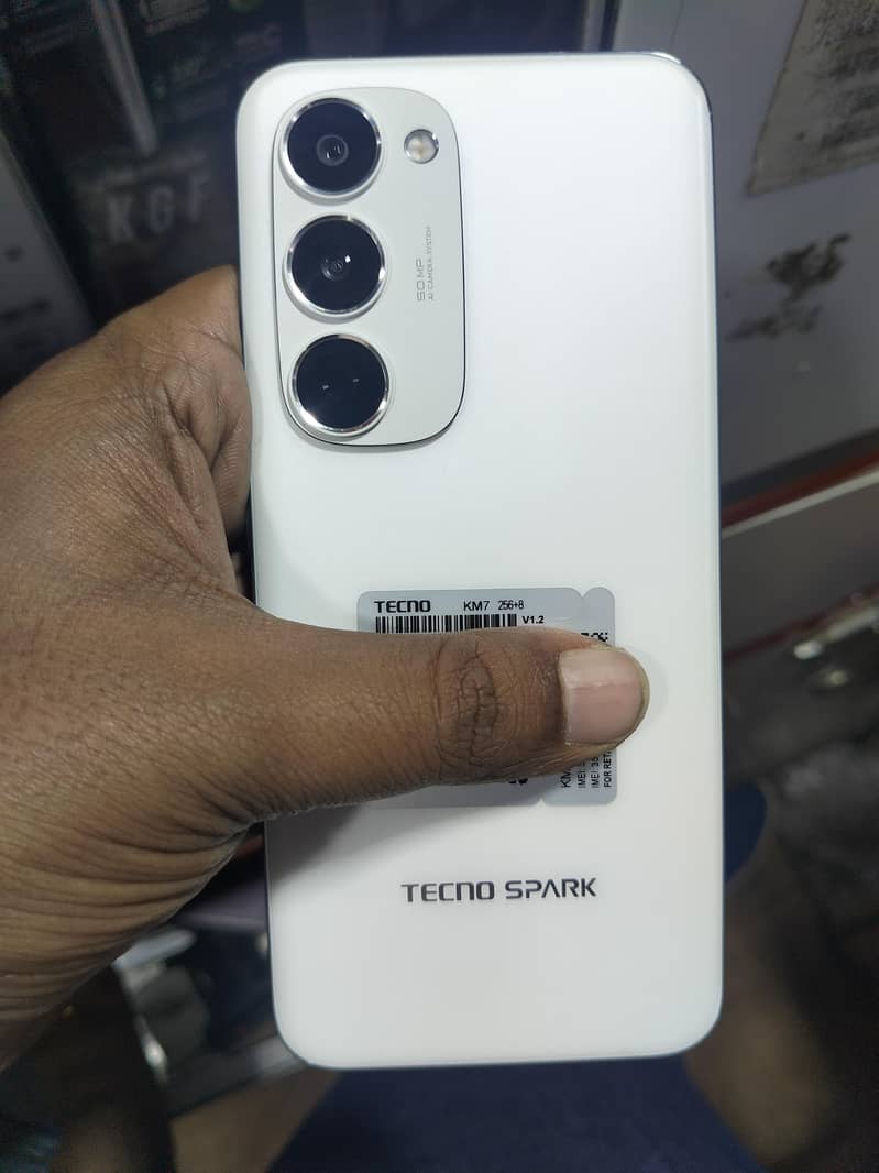 Tecno spark 40 pro plus 2