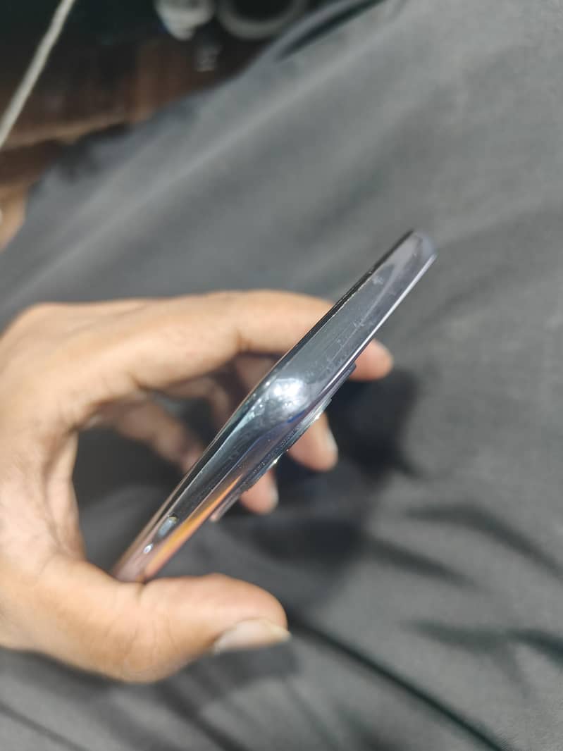 One Plus 9 5G 4