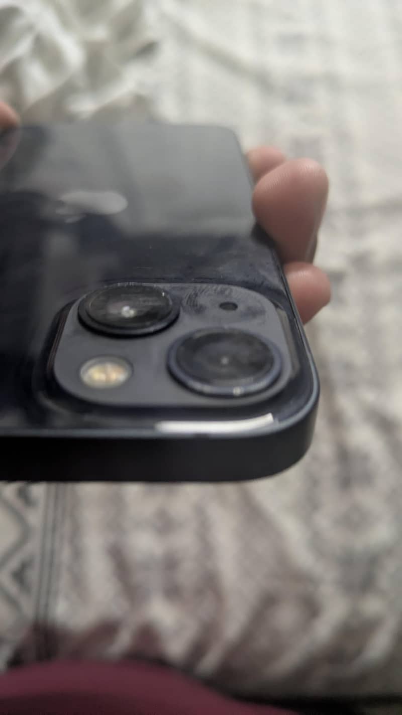 Apple iPhone 13 0