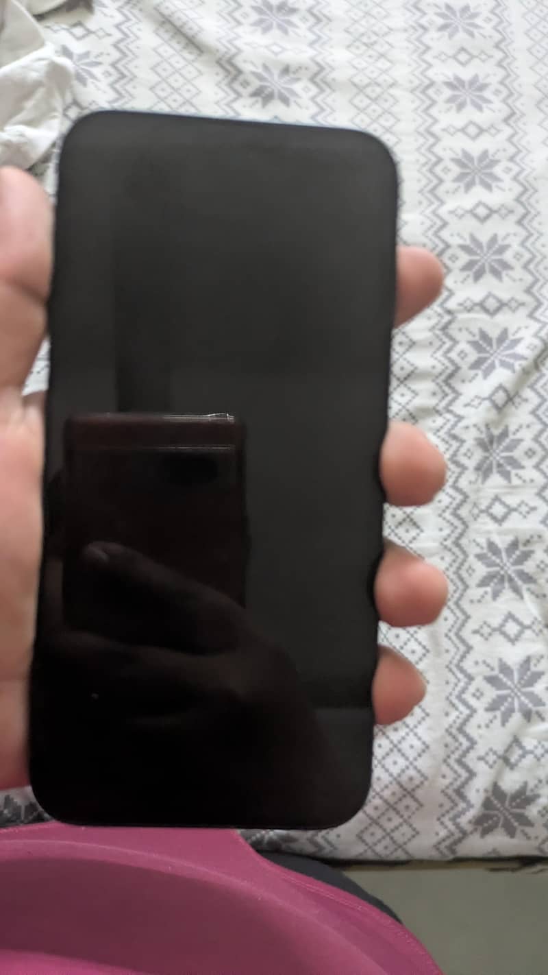 Apple iPhone 13 4