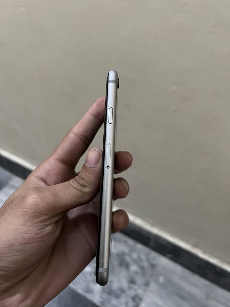 Apple iPhone 6 4
