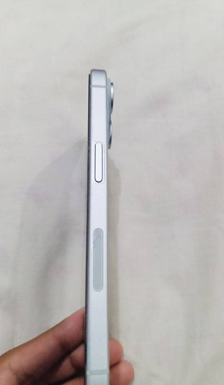 Apple iPhone 15 3