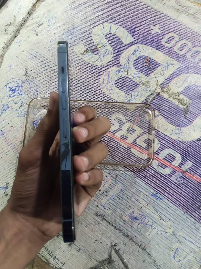 Apple iPhone 13 Pro Max 3