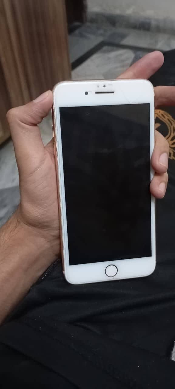 Apple iPhone 8 Plus 0