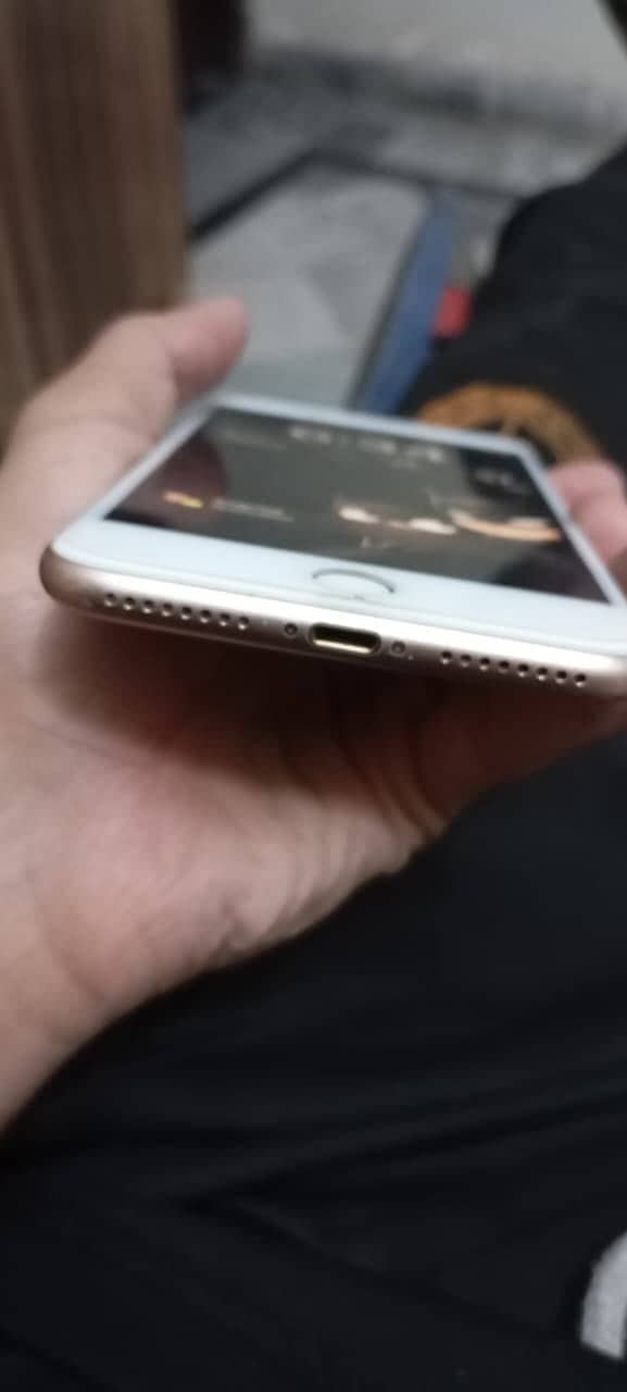 Apple iPhone 8 Plus 1