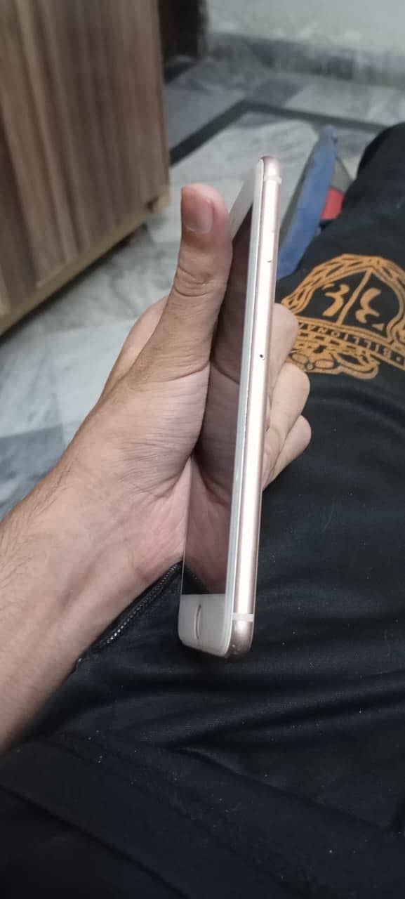 Apple iPhone 8 Plus 2