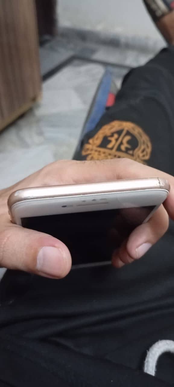 Apple iPhone 8 Plus 3