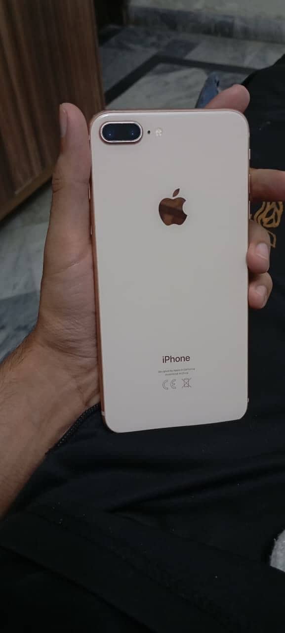 Apple iPhone 8 Plus 5