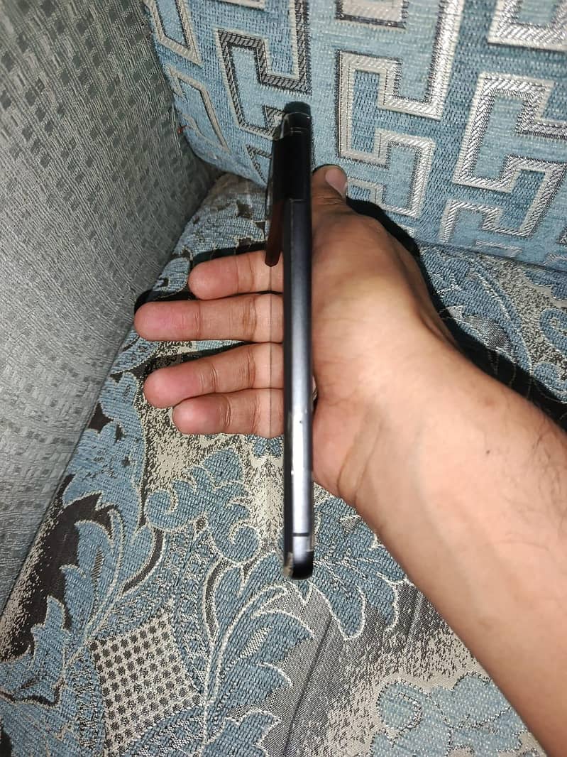 Google Pixel 8 4