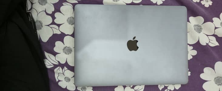 MacBook Pro 2017 i7 (Touch Bar)