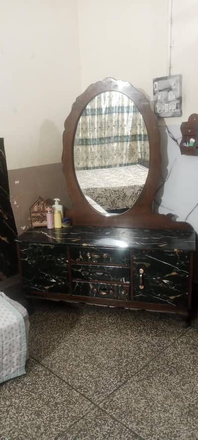 Used Dresser with Mirror (10,000)