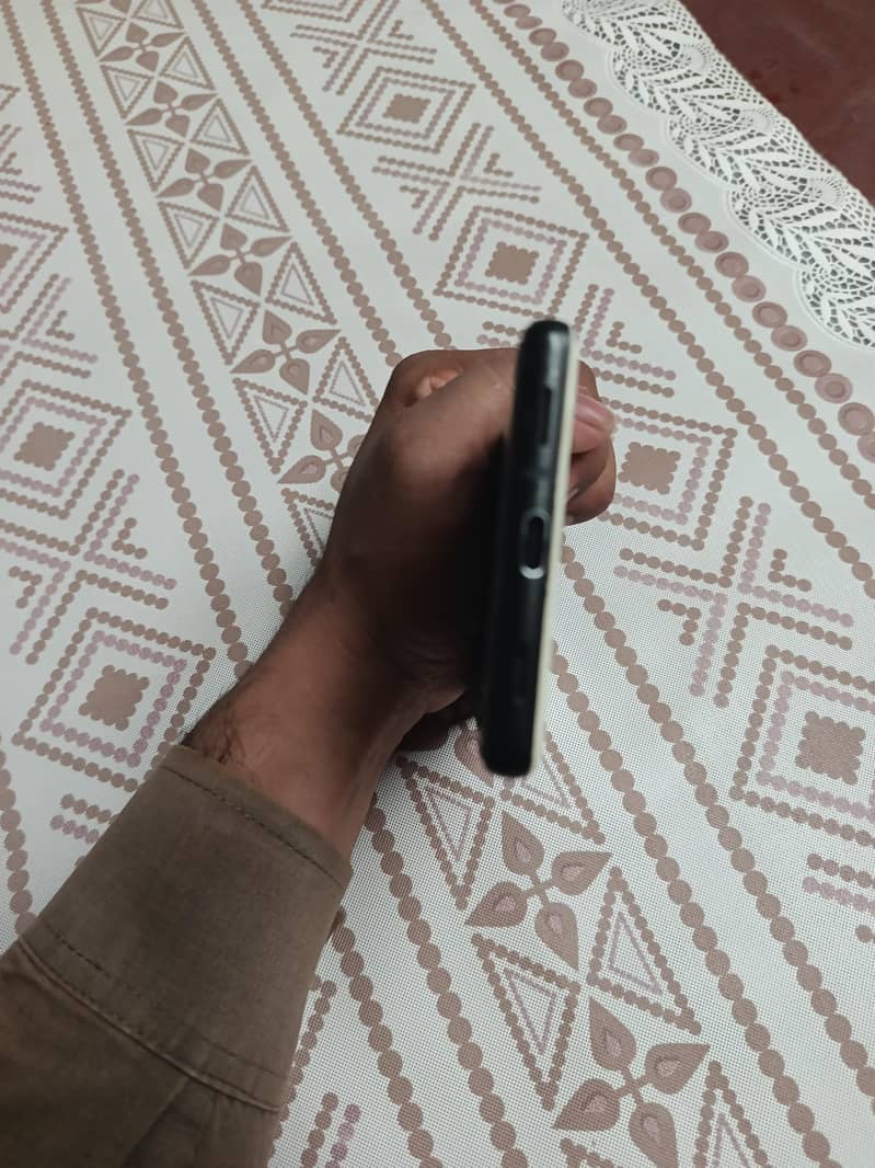 Google Pixel 6a 5