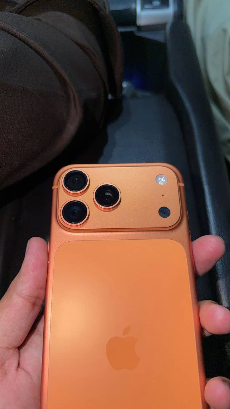 Apple iPhone 17 Pro Max 2