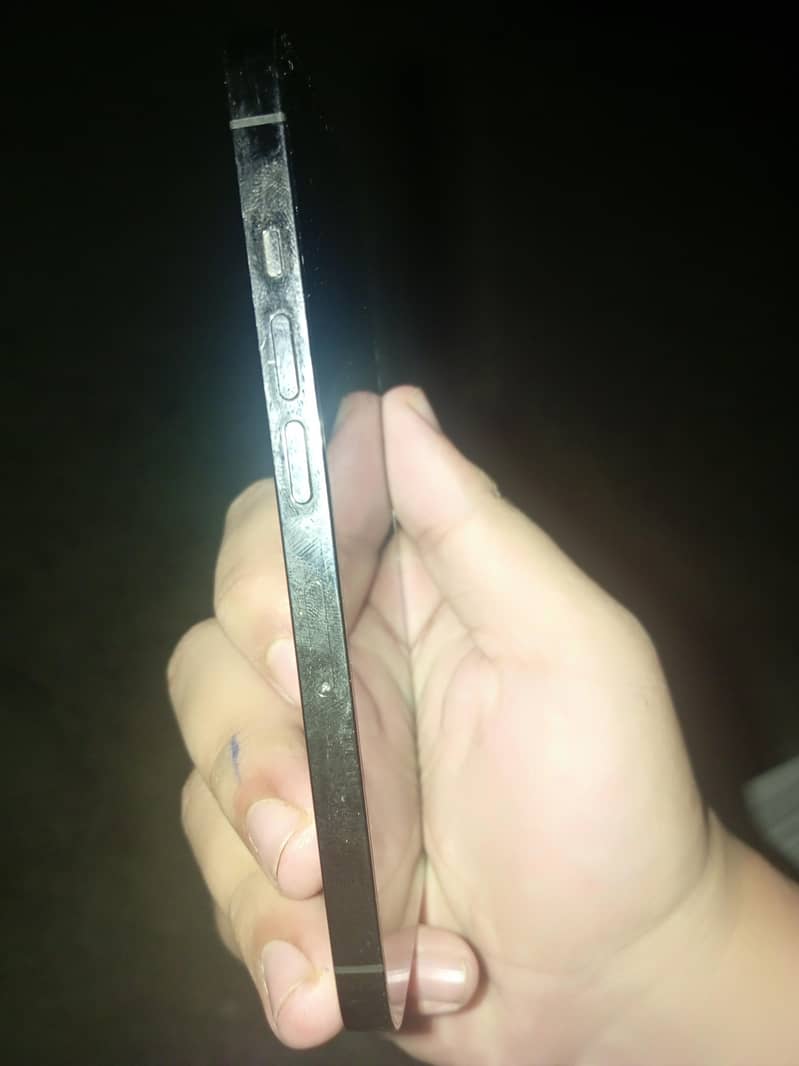 Apple iPhone 13 Pro 2