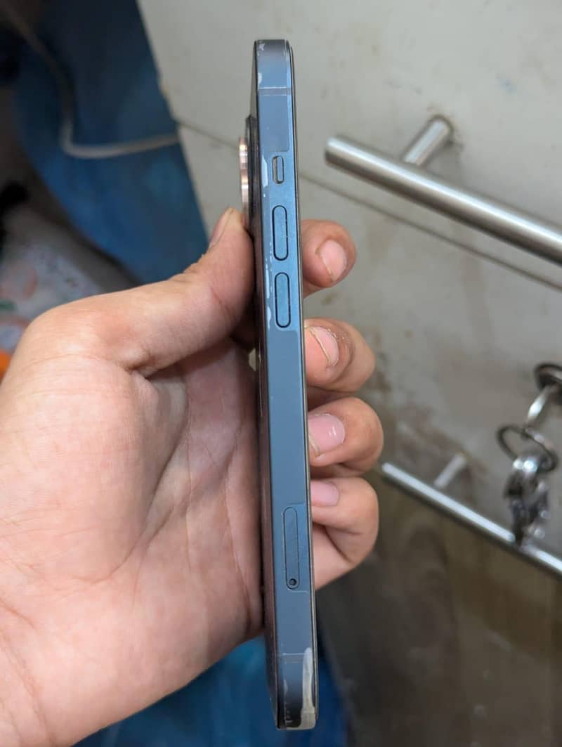 Apple iPhone 13 1