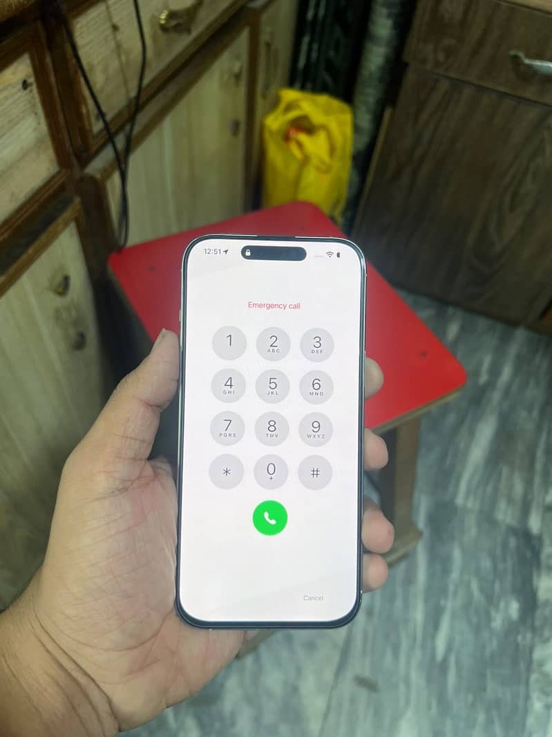 Apple iPhone 16 Pro Max 2